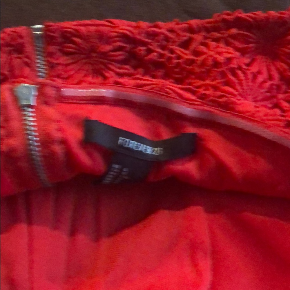 Red top - Picture 3 of 3